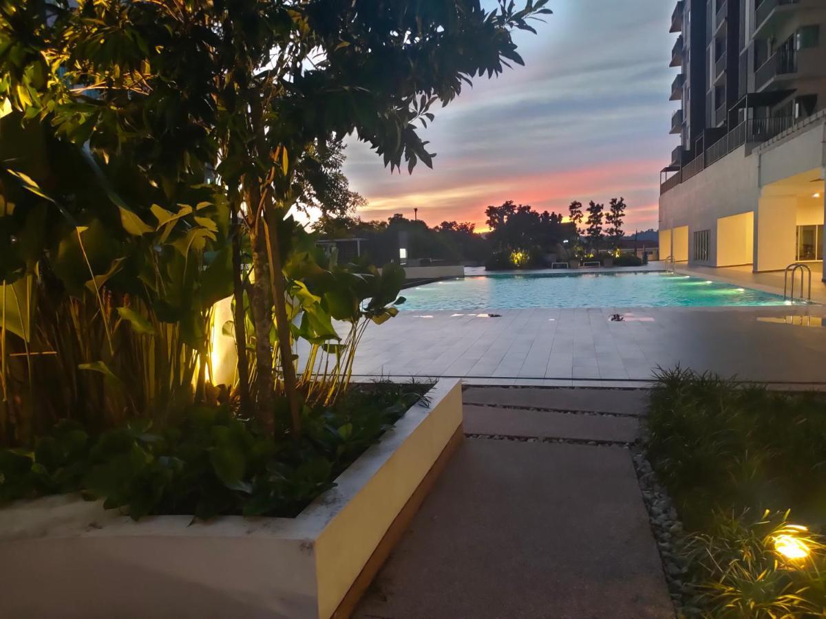 Myhome 2b At With A View *